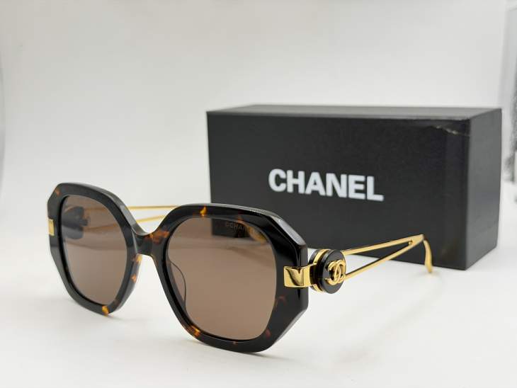 Picture of Chanel Sunglasses _SKUfw79278560fw